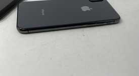 Good
													Apple iPhone Xs - Unlocked, Gray, 64 GB, A1920, photo 3 of 9