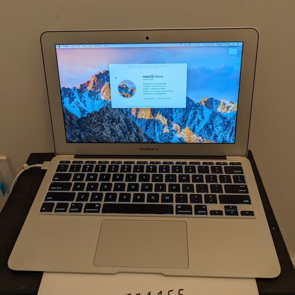 MacBook Air 2014 - 11 inch - 128 GB, Silver, 4 GB