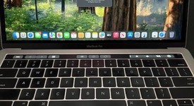 Good
													MacBook Pro 2016 (With Touch Bar) - 13" - Gray, 512 GB, 16 GB, photo 1 of 9