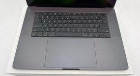 Good
													MacBook Pro Late 2023 (M3) - 16" - Apple M3 Max 14-core, Silver, 1 TB, 36 GB, 30-core GPU, photo 2 of 11