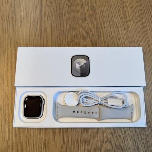 Apple Watch Series 9 41mm - Starlight, A2978 - GPS, Aluminum