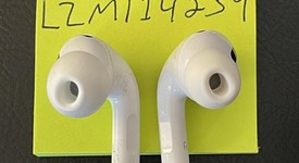 Used
													Apple AirPods Pro 2 - USB-C, photo 4 of 5