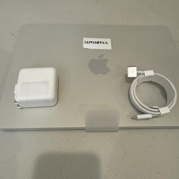 MacBook Air 2025 (M4) - 13 inch - 256 GB, Starlight, 16 GB, Apple M4