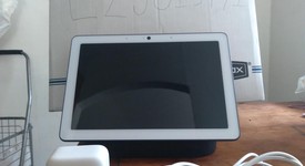 Mint
													Google Nest Hub Max - Charcoal, photo 1 of 5