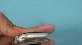 Good
													Apple Watch SE 2nd Gen 40mm - Unlocked, Starlight, A2726 - Cellular, Aluminum, photo 3 of 6