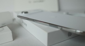 Mint
													Apple iPhone Air - Unlocked, Cloud White, 256 GB, A3260, photo 5 of 9