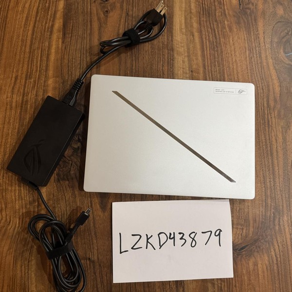 Asus ROG Zephyrus G14 (2024) GA403U - 1 TB, White, 32 GB, AMD Ryzen 9