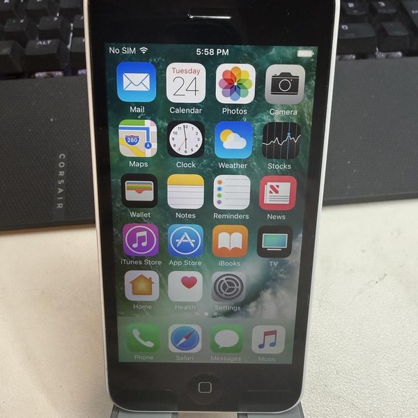 Apple iPhone 5C - Unlocked, 16 GB, White, A1532