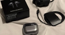 Used
													Samsung Galaxy Buds3 Pro - Silver, photo 4 of 9