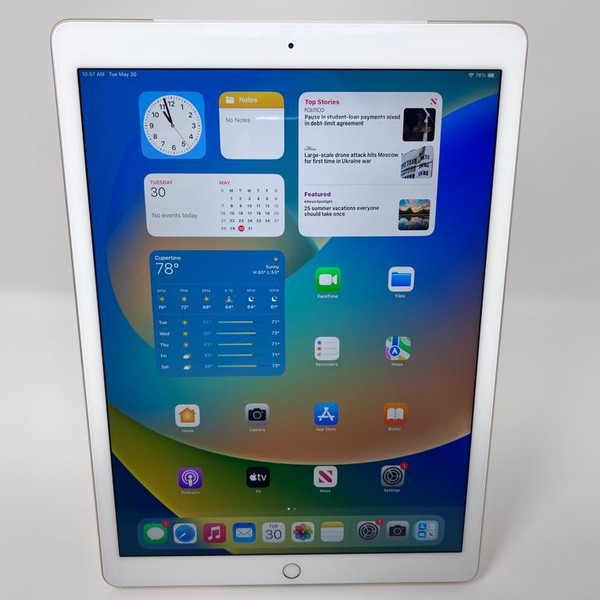 Apple iPad Pro 12.9 inch 1st Gen 2015 - Unlocked, 128 GB, Gold, A1652, 1st Gen 2015