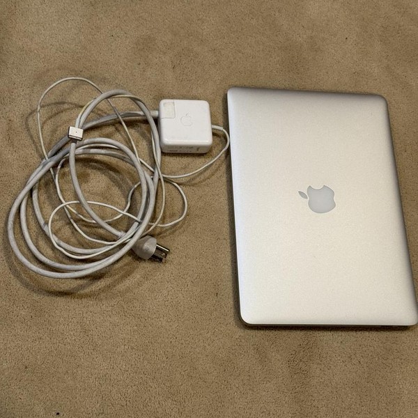 MacBook Pro 2013 (Retina) - 13 inch - Silver, 256 GB, 8 GB