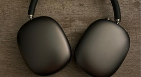 Used
													Apple AirPods Max - Gray, photo 1 of 5