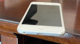Mint
													Apple iPod Touch 6th Gen - Wi-Fi, Silver, 32 GB, photo 3 of 8