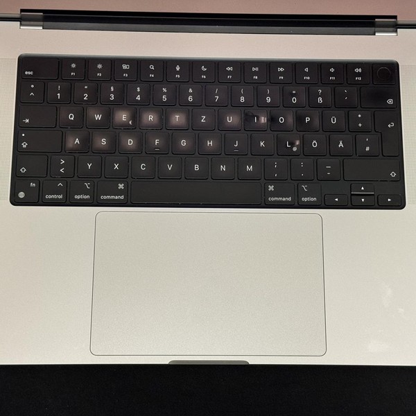 MacBook Pro 2021 - 16 inch - 1 TB, Gray, 16 GB, Apple M1 Pro 10-core