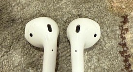Used
													Apple AirPods 1st Gen - Lightning Case, photo 1 of 9