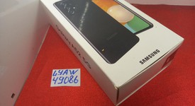 New
													Samsung Galaxy A52 5G - Unlocked, Black, 128 GB, 6 GB, photo 3 of 3