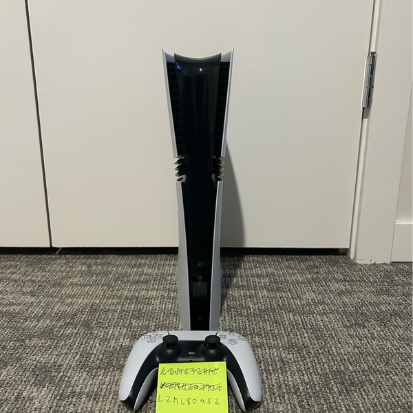 PlayStation 5 Pro (2024) - 2 TB, White