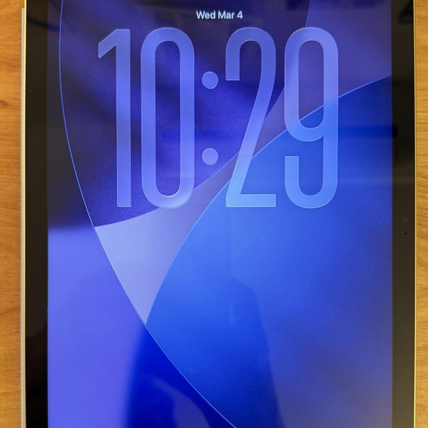 Apple iPad 10th Gen - Wi-Fi, 64 GB, Yellow, A2696