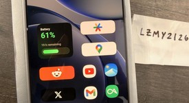 Mint
													Oppo Find X9 Pro - Unlocked Non-US, Titanium Charcoal, 512 GB, 16 GB, photo 3 of 8