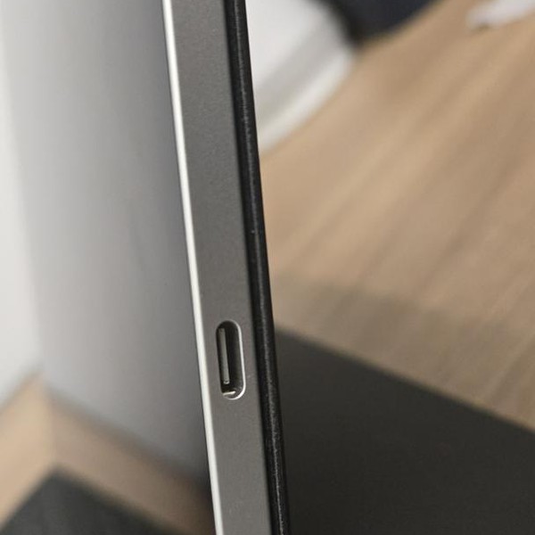 Apple iPad Pro 12.9 inch 6th Gen 2022 - Wi-Fi, 256 GB, Silver