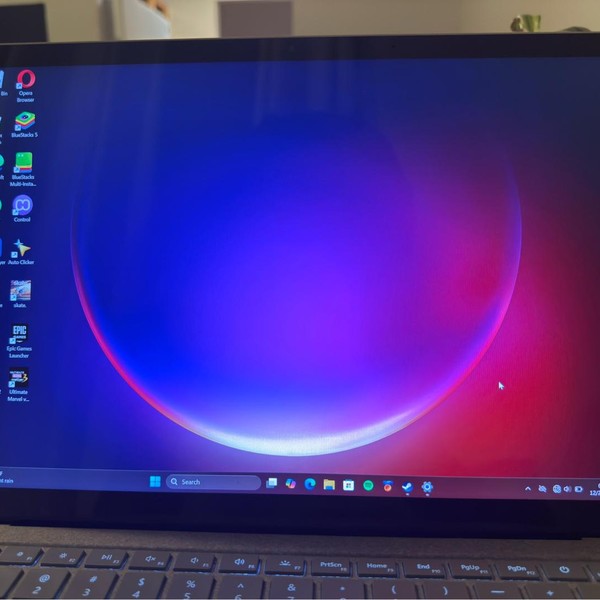 Microsoft Surface Laptop 2 - 256 GB, Platinum, 8 GB, Intel Core i5