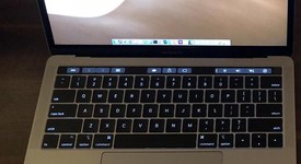 Mint
													MacBook Pro 2018 (With Touch Bar) - 13" - I5, Gray, 256 GB, 8 GB, photo 3 of 16