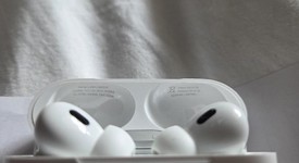 Used
													Apple AirPods Pro 2nd Gen - USB-C, photo 2 of 4