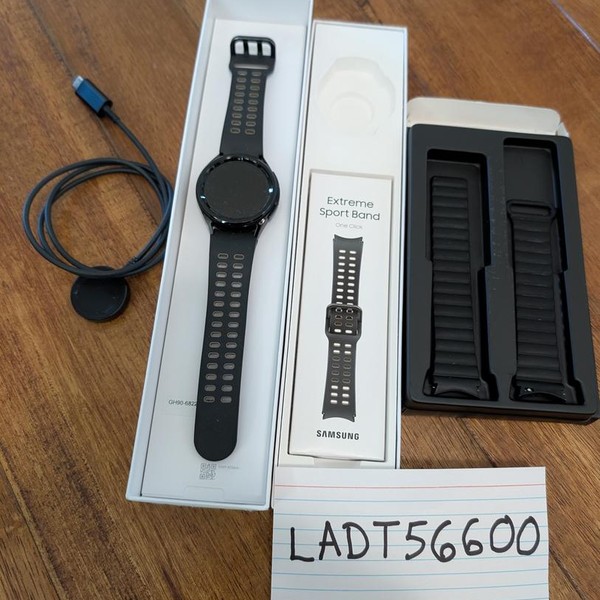 Samsung Galaxy Watch6 Classic - Wi-Fi, Black, 43mm