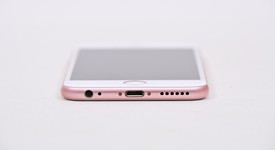 Good
													Apple iPhone 6S - AT&T, Rose Gold, 64 GB, A1633, photo 4 of 8