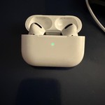 Used Apple AirPods Pro - MagSafe Case