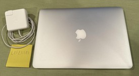 Mint
													MacBook Pro 2015 (Retina) - 13" - Silver, 512 GB, 16 GB, photo 2 of 11
