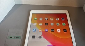 Fair
													Apple iPad 6th Gen - Wi-Fi, Gold, 128 GB, A1893, photo 1 of 5