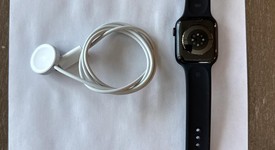 Good
													Apple Watch Series 7 45mm - Unlocked, Midnight, A2477 - Cellular, Aluminum, photo 4 of 4
