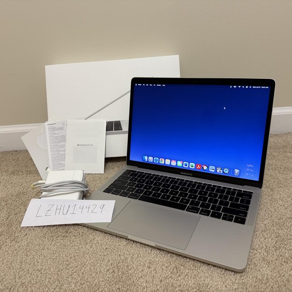 MacBook Pro 2017 (No Touch Bar) - 13 inch - 256 GB, Silver, 8 GB, Intel Core i5