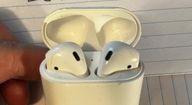 Used
													Apple AirPods 2nd Gen - Lightning Case, photo 3 of 3