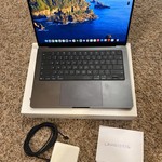 Mint MacBook Pro 2026 - 14 inch (M5) - 2 TB, Space Black, 24 GB, Apple M5 Pro 18-core (20-core GPU), Standard Display