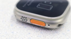 Good
													Apple Watch Ultra 2 49mm - Unlocked, Natural, A2986, photo 3 of 10