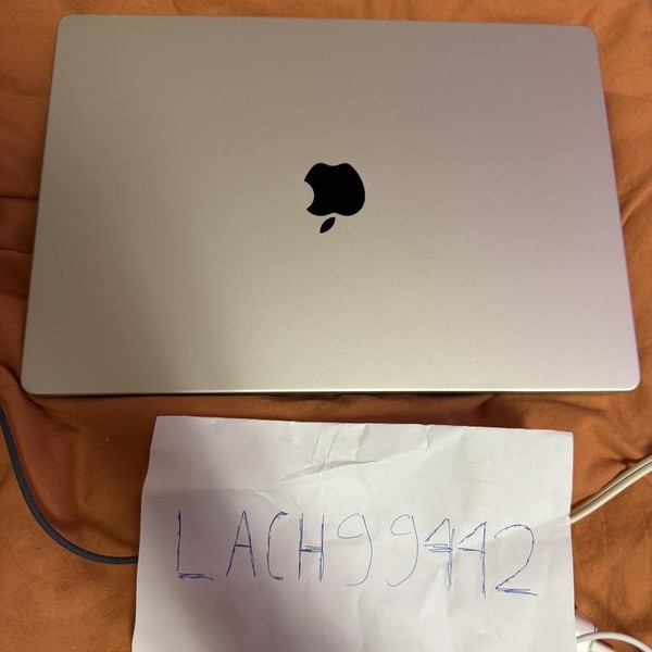 MacBook Pro 2021 - 16 inch - 512 GB, Silver, 32 GB, Apple M1 Pro 10-core