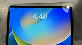 Good
													Apple iPad Pro 11" 4th Gen 2022 - Unlocked, Silver, 128 GB, photo 3 of 5