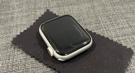 Fair
													Apple Watch SE 2nd Gen 40mm - Silver, A2722 - GPS, Aluminum, photo 4 of 6