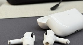 Used
													Apple AirPods Pro - Wireless Case, photo 4 of 8