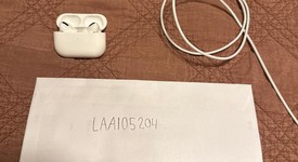 Used
													Apple AirPods Pro - MagSafe Case, photo 1 of 3