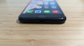 Fair
													Apple iPhone SE 3rd Gen 2022 - Unlocked, Midnight, 64 GB, A2595, photo 3 of 15