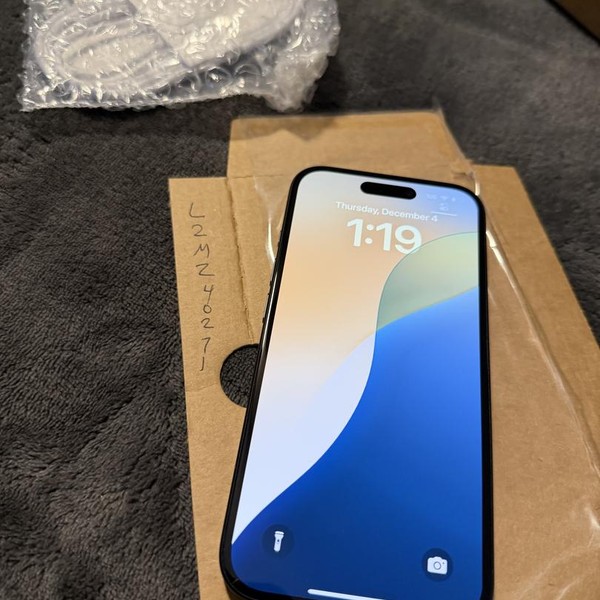 Apple iPhone 16 - AT&T, 128 GB, Black, A3081