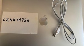 Good
													MacBook Air 2020 - 13" - I7, Silver, 1 TB, 16 GB, photo 4 of 6