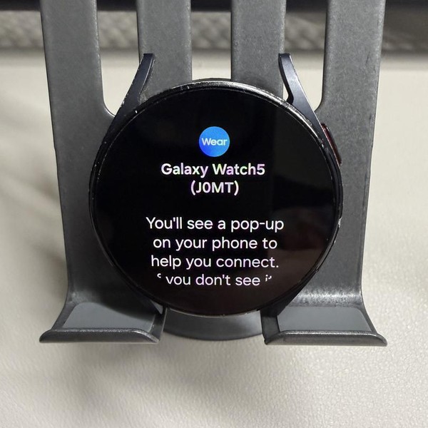 Samsung Galaxy Watch5 - Unlocked, Graphite, 40mm