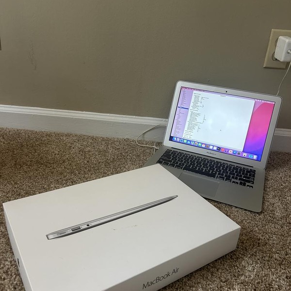 MacBook Air 2017 - 13 inch - 128 GB, Silver, 8 GB, Intel Core i5