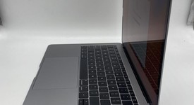 Good
													MacBook Pro 2017 (No Touch Bar) - 13" - I5, Gray, 128 GB, 8 GB, photo 4 of 7