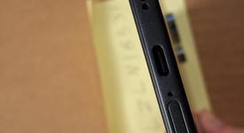 Mint
													CMF Phone 2 Pro - Unlocked Non-US, Black, 256 GB, 8 GB, photo 4 of 6