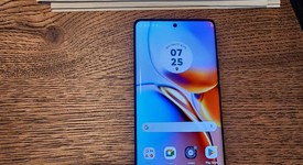 Mint
													Motorola Edge Plus (2023) - Unlocked, Black, 512 GB, 8 GB, photo 2 of 6